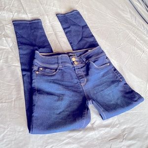 Dark Jeans DKNY